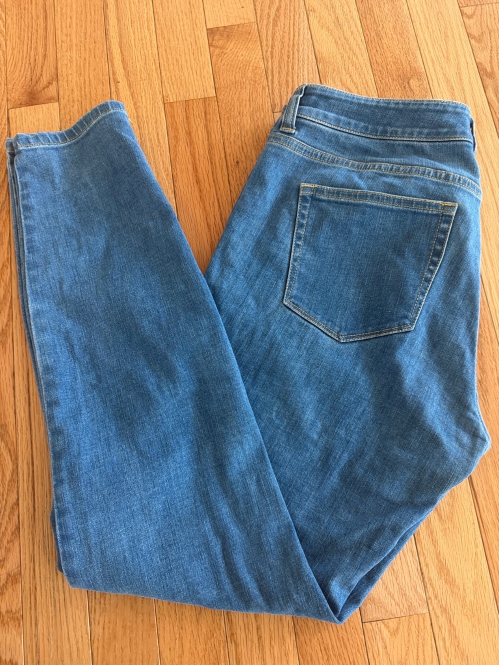 Vineyard Vines Blue Denim Jeans – Women’s Size 8 – Classic Straight Leg - Picture 2 of 4